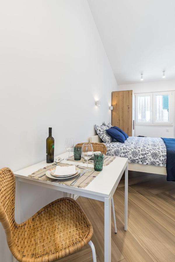 Luxury Apartment Silvana With Beautiful Garden Split Exterior foto
